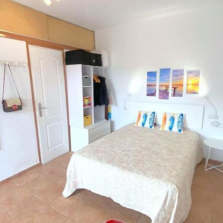 Tenis Sol Levante 103 Roses Luaran gambar